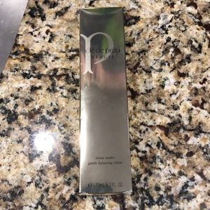 Cle de Peau Gentle Balancing Lotion